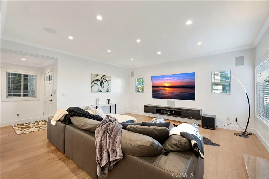 743 W 27th, San Pedro, California 90731 home-pic-2